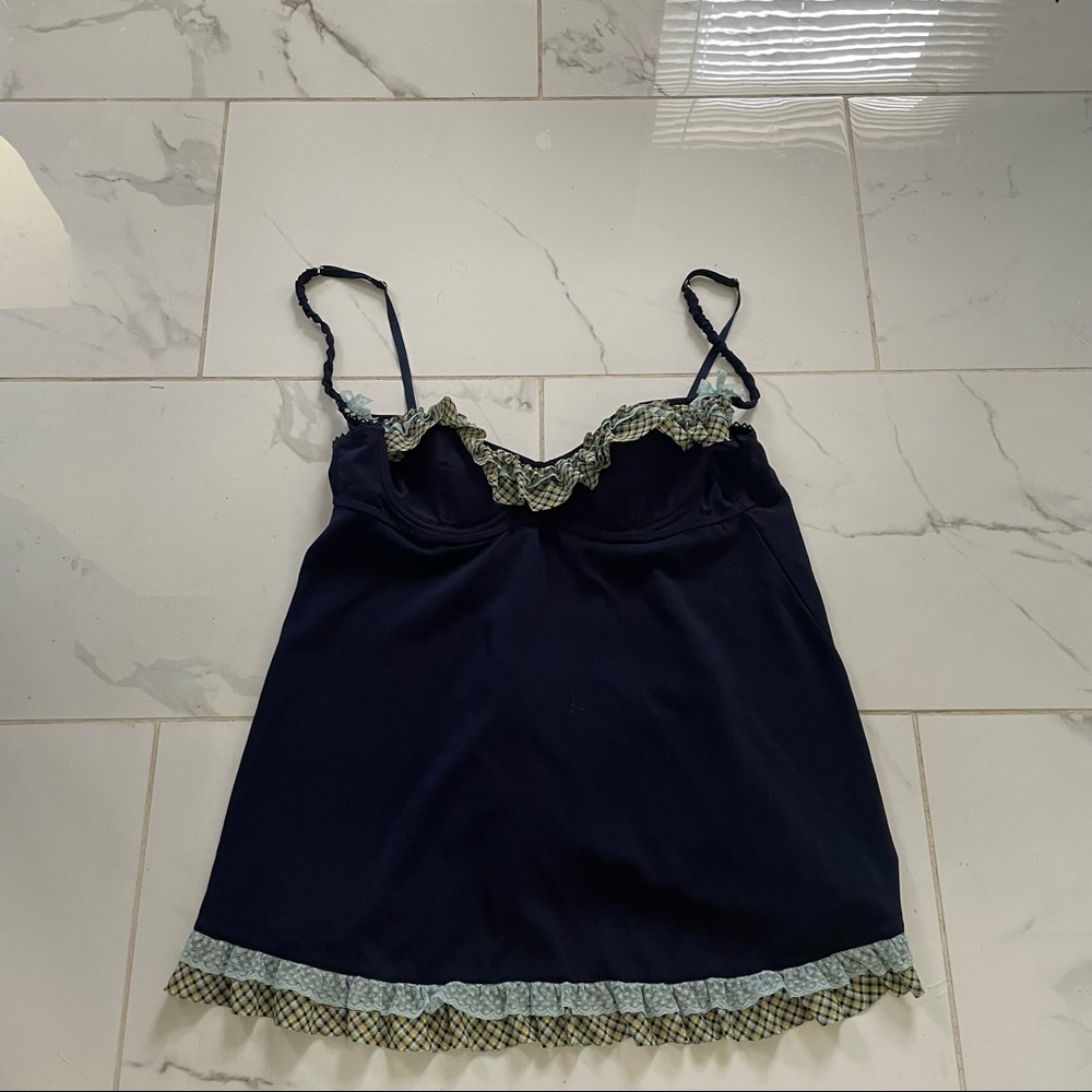 Victoria Secret - Picture 1 of 5